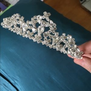 Tiara Swarovski crystals